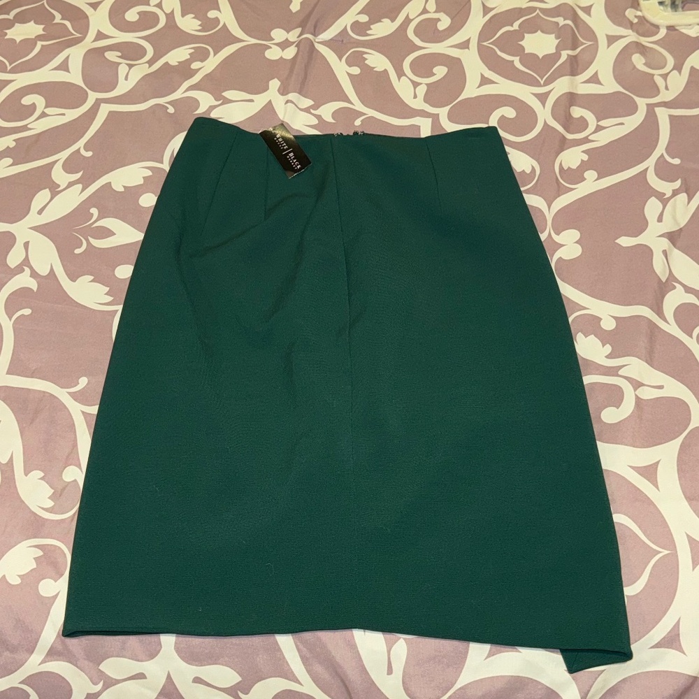 Women’s White House Black Market Dark Green Mini Skirt